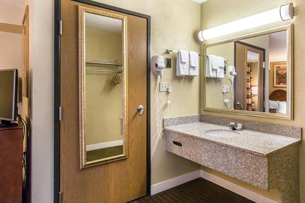 Rodeway Inn Lawton Quarto foto